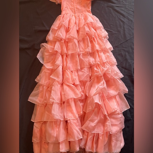 VINTAGE PEACH FORMAL WITH RUFFLES AND RUFFLES - Picture 10 of 11